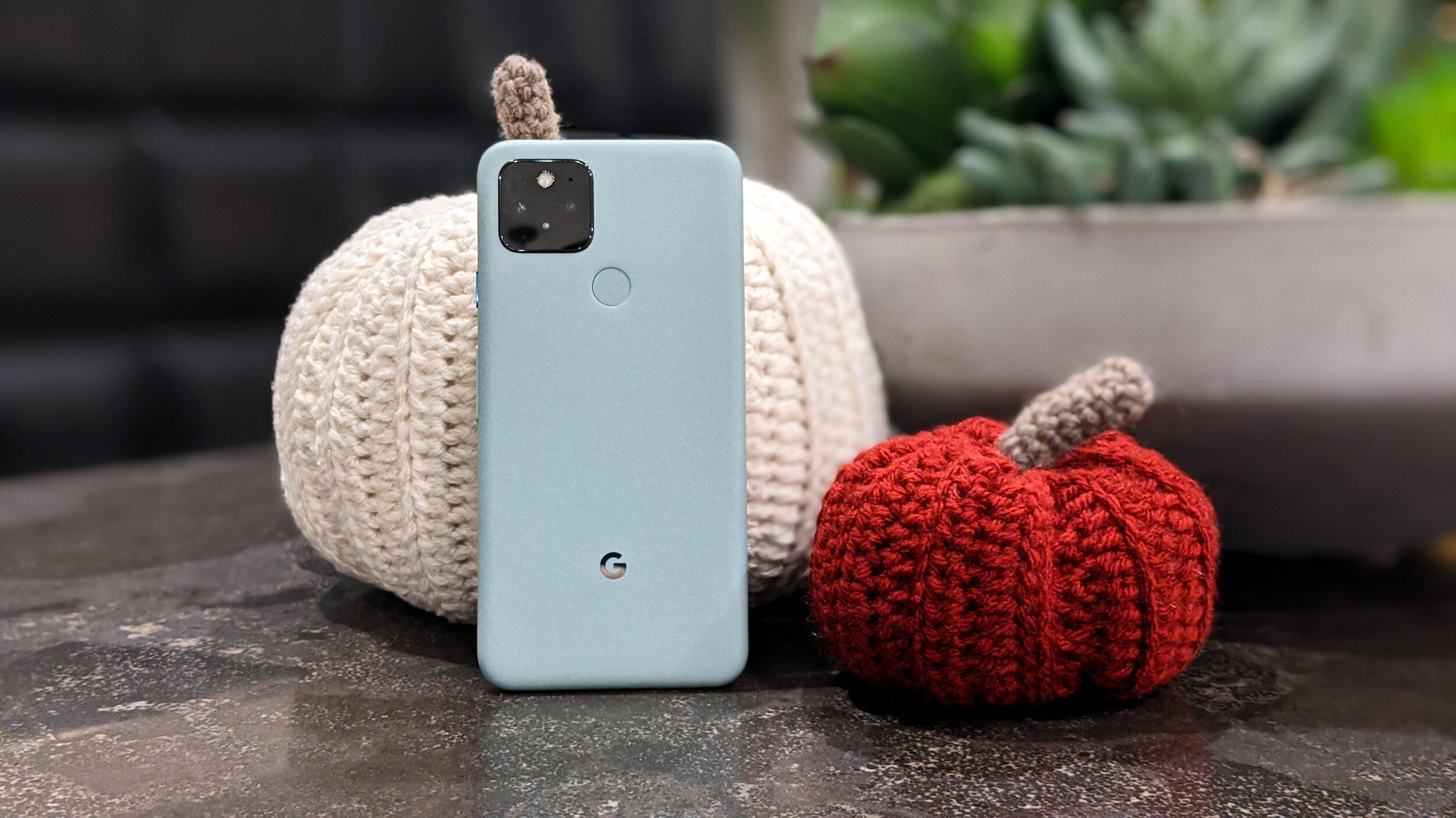 Hands-On with the Google Pixel 5: Unboxing & First Impressions
